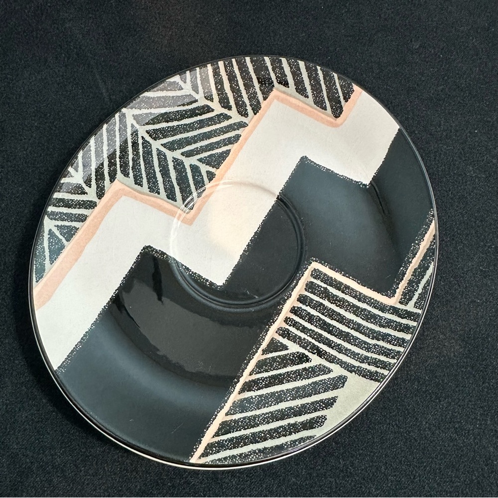 90s Sango The Larry Laslo Collection in Dimension Oval Saucer Plate